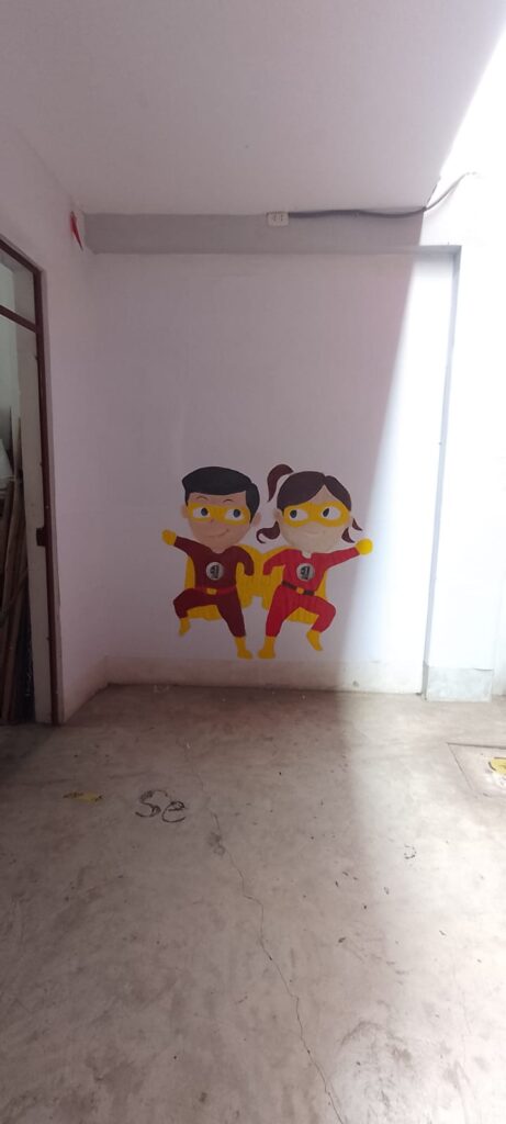 Mural artístico “Educación Financiera para Todos” y exposición de su significado.