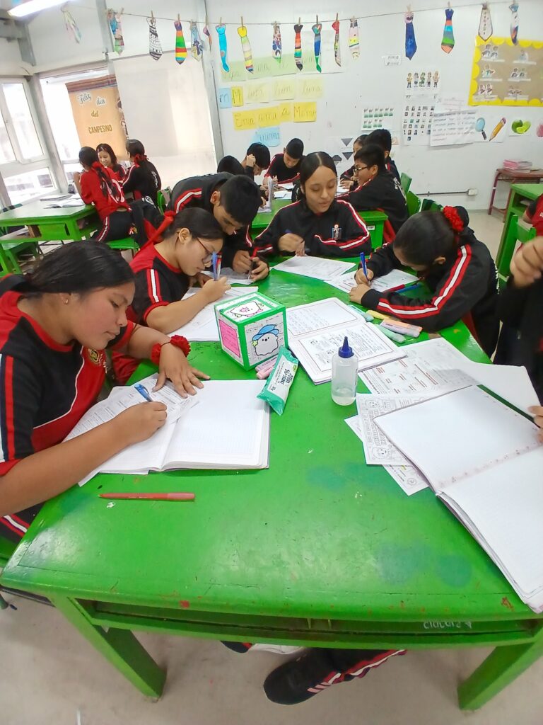 Escuela Integral:Sesión Caja-Alcancía Ecológica Inteligente