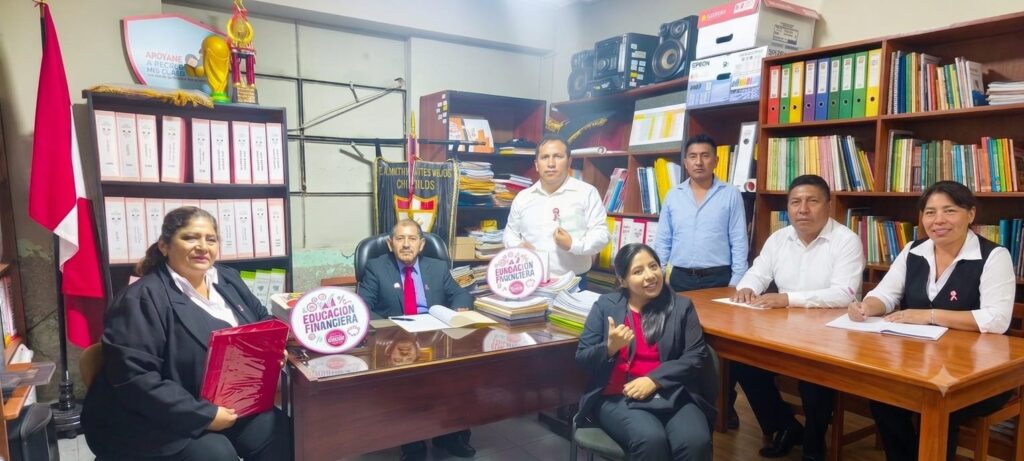 DE LA ALCANCÍA AL EMPRENDIMIENTO