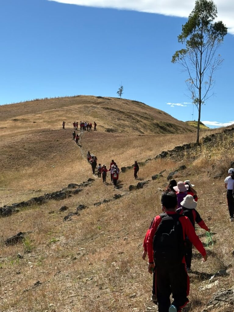 Promovemos una vida activa y saludable mediante el ecoturismo y las caminatas en la naturaleza de Vista Alegre