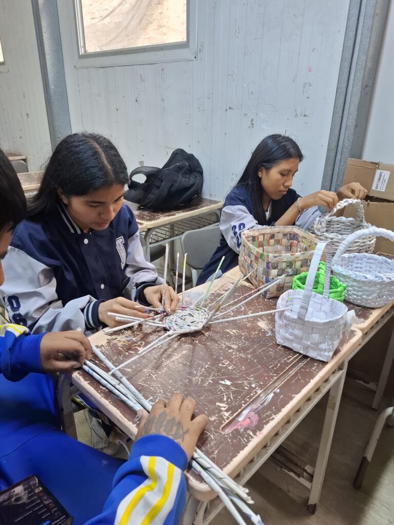Proyecto Educativo: EcoArte Financiero: “Transformando residuos en valor”